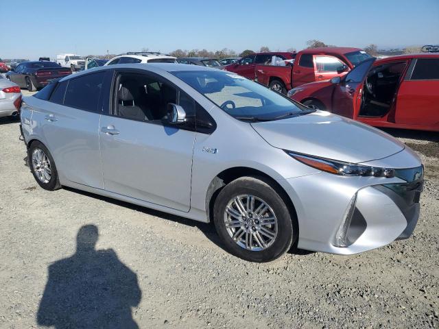 Photo 4 from auction – 2018 TOYOTA PRIUS PRIM with VIN JTDKARFP2J3073403