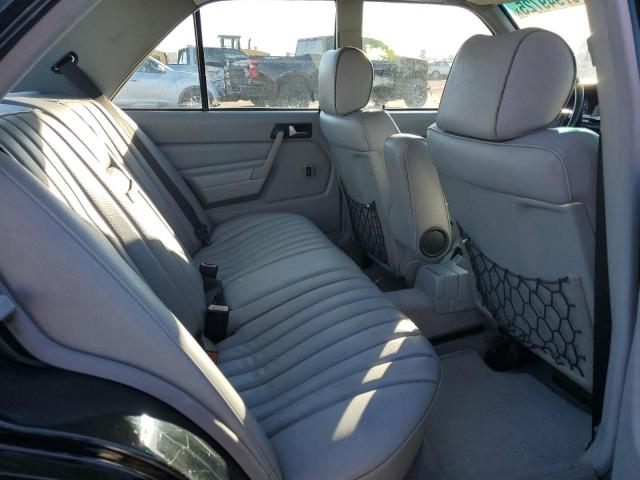 Photo 10 from auction – 1990 MERCEDES-BENZ 190 E 2.6 with VIN WDBDA29D6LF724825