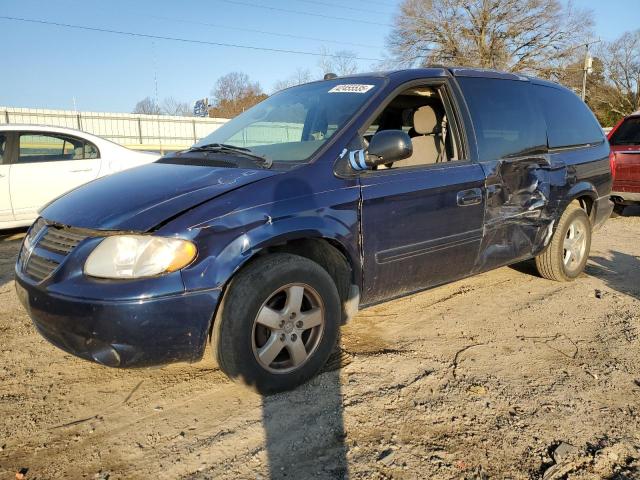 DODGE GRAND CARA 2005 with VIN 2D4GP44L55R404823 - Photo from auction