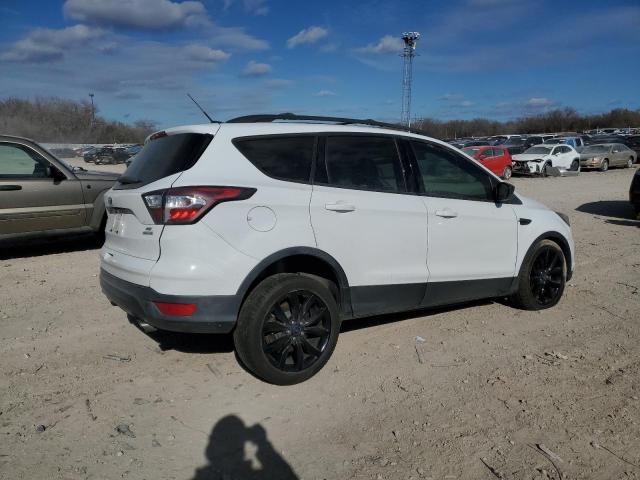 Photo 3 from auction – 2017 FORD ESCAPE SE with VIN 1FMCU0GD4HUA13411