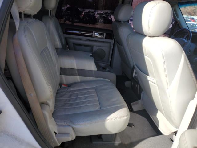 Photo 11 from auction – 2004 LINCOLN NAVIGATOR with VIN 5LMFU27R74LJ32765