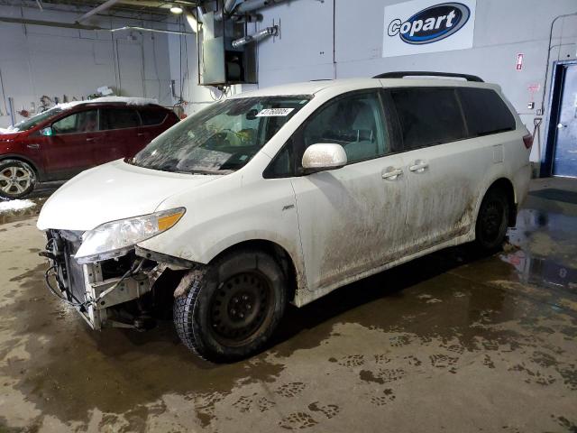 TOYOTA SIENNA LE 2018 with VIN 5TDJZ3DC0JS208295 - Photo from auction