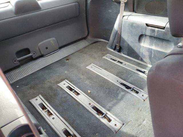 Photo 13 from auction – 2002 CHRYSLER TOWN & COU with VIN 2C4GP44322R663634