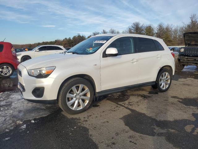 MITSUBISHI OUTLANDER 2014 con VIN 4A4AR3AU3EE010148 - Foto de la subasta