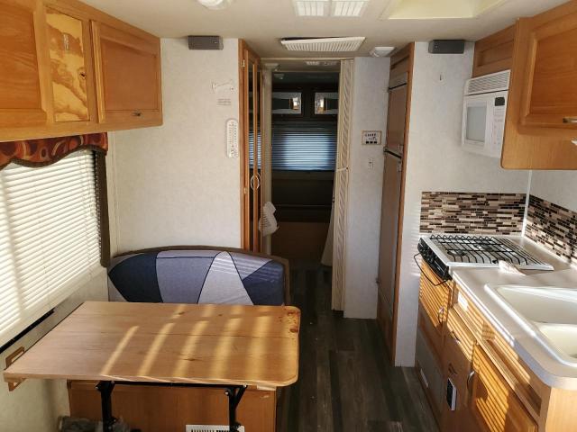 Photo 6 from auction – 2003 FLEE TRAILER with VIN 1FCLF53SX10A13216