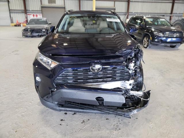 Photo 5 from auction – 2019 TOYOTA RAV4 XLE with VIN JTMW1RFV0KD501920