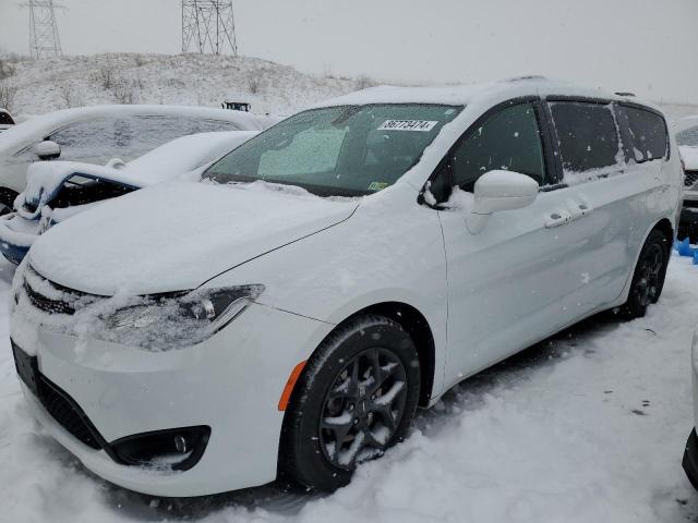CHRYSLER PACIFICA T 2018 with VIN 2C4RC1EG5JR235589 - Photo from auction