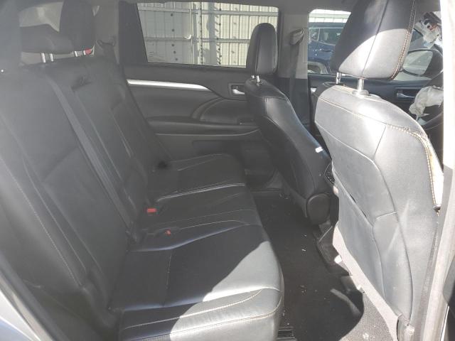 Photo 11 from auction – 2017 TOYOTA HIGHLANDER with VIN 5TDJZRFH8HS450063