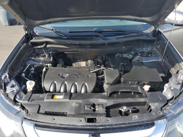Photo 12 from auction – 2017 MITSUBISHI OUTLANDER with VIN JA4AD3A35HZ027215