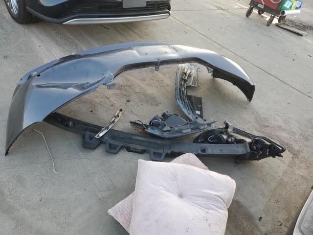 Photo 13 from auction – 2011 TOYOTA SIENNA XLE with VIN 5TDYK3DC0BS035270