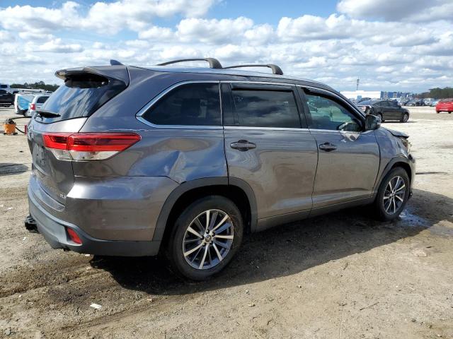 Photo 3 from auction – 2017 TOYOTA HIGHLANDER with VIN 5TDKZRFH3HS511243