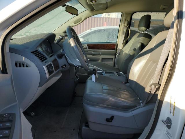 Photo 7 from auction – 2010 CHRYSLER TOWN & COU with VIN 2A4RR5D17AR344598