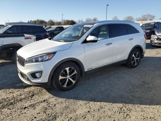 KIA SORENTO EX 2018 with VIN 5XYPHDA51JG417339 - Photo from auction