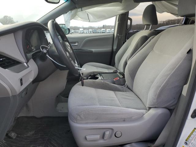 Photo 7 from auction – 2017 TOYOTA SIENNA LE with VIN 5TDJZ3DCXHS180970