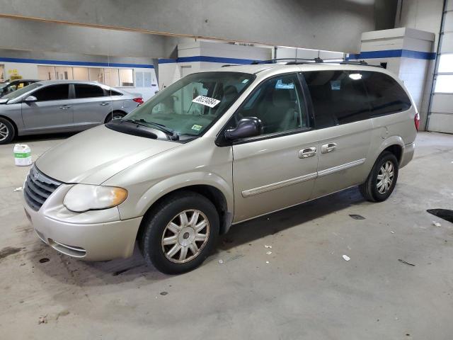 CHRYSLER TOWN & COU 2005 with VIN 2C8GP54L35R487508 - Photo from auction