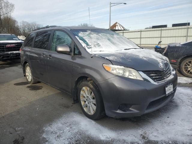 Photo 4 from auction – 2013 TOYOTA SIENNA LE with VIN 5TDJK3DC8DS056503