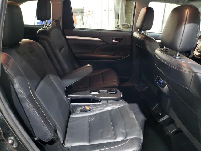 Photo 11 from auction – 2018 TOYOTA HIGHLANDER with VIN 5TDJZRFH2JS885764