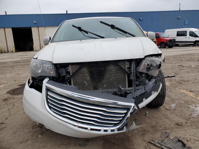 Photo 5 from auction – 2016 CHRYSLER TOWN & COU with VIN 2C4RC1CG0GR174874