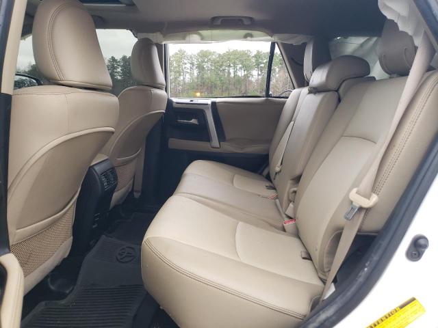Photo 11 from auction – 2018 TOYOTA 4RUNNER SR with VIN JTEZU5JR2J5167823