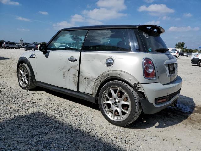 Photo 2 from auction – 2011 MINI COOPER S with VIN WMWSV3C50BTY10200