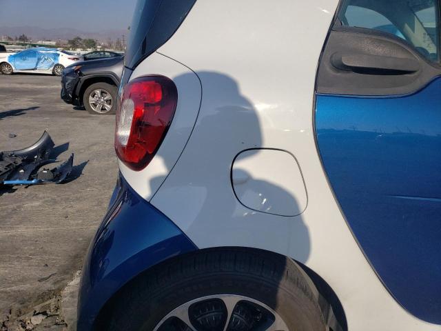 Photo 10 from auction – 2016 SMART FORTWO with VIN WMEFJ5DA9GK070877