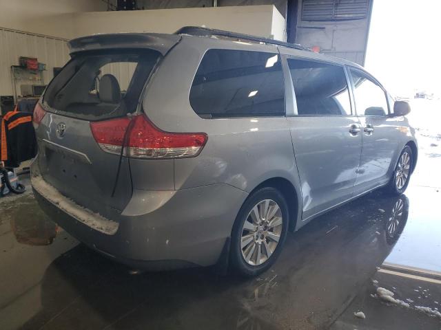 Photo 3 from auction – 2011 TOYOTA SIENNA XLE with VIN 5TDYK3DC9BS055405