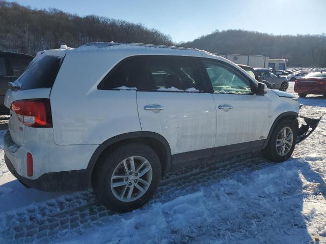 Photo 3 from auction – 2015 KIA SORENTO LX with VIN 5XYKTCA66FG655772