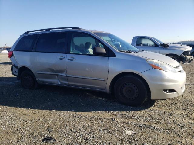 Photo 4 from auction – 2010 TOYOTA SIENNA CE with VIN 5TDKK4CC4AS291794