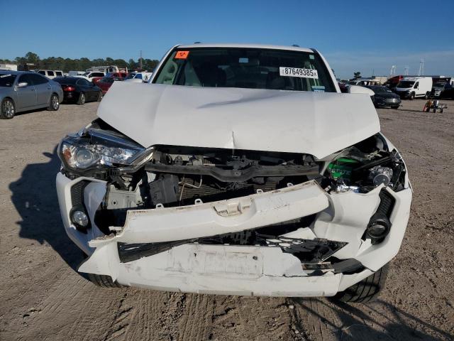 Photo 5 from auction – 2018 TOYOTA 4RUNNER SR with VIN JTEBU5JR4J5592767