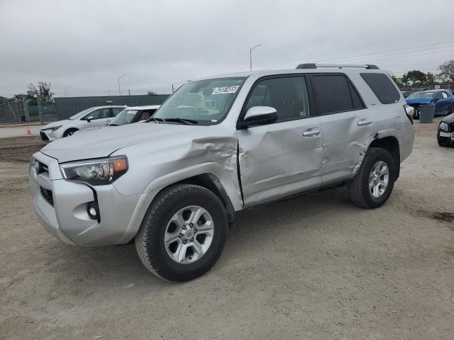 Photo 1 from auction – 2023 TOYOTA 4RUNNER SR with VIN JTEEU5JR6P5290340