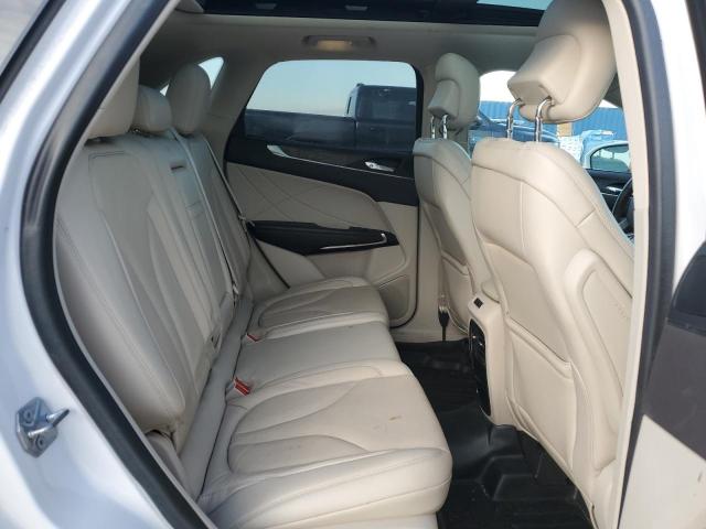 Photo 11 from auction – 2017 LINCOLN MKC RESERV with VIN 5LMCJ3D9XHUL57137