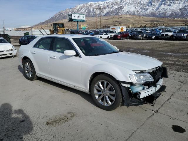 Photo 4 from auction – 2018 CHRYSLER 300 TOURIN with VIN 2C3CCARG8JH195650