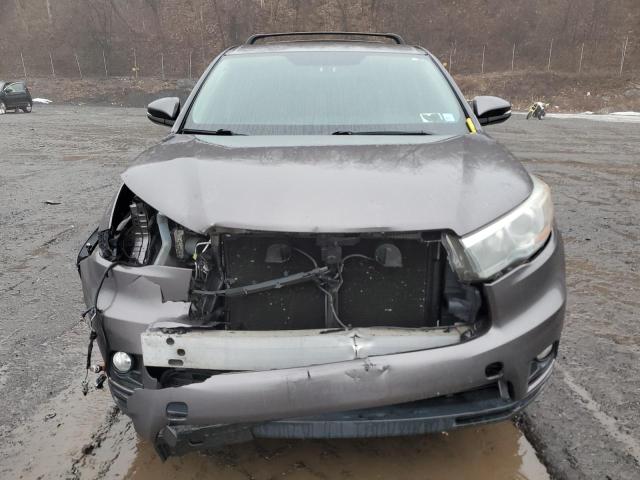 Photo 5 from auction – 2015 TOYOTA HIGHLANDER with VIN 5TDBKRFH6FS111937