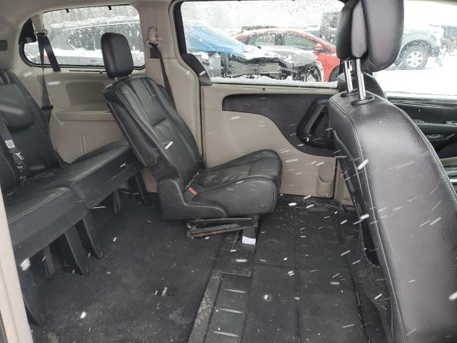 Photo 11 from auction – 2015 CHRYSLER TOWN & COU with VIN 2C4RC1BG7FR726998
