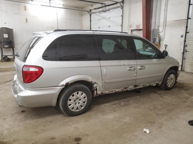 Photo 3 from auction – 2005 CHRYSLER TOWN & COU with VIN 2C4GP44R95R439284