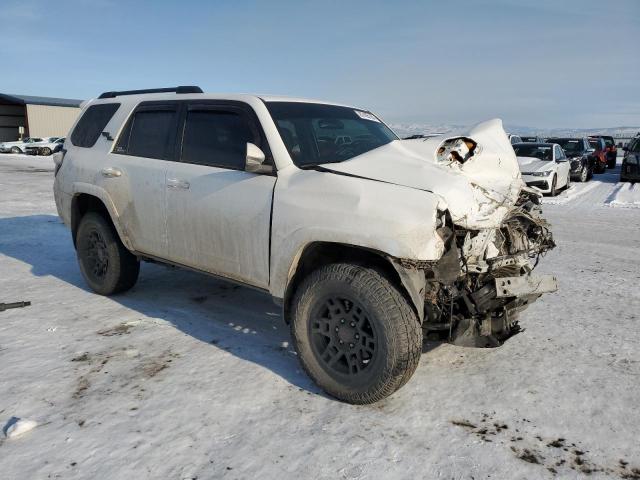 Photo 4 from auction – 2019 TOYOTA 4RUNNER SR with VIN JTEBU5JRXK5725050