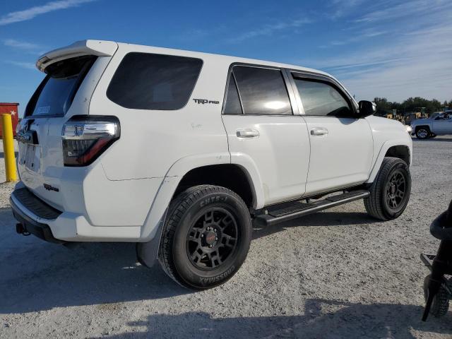 Photo 3 from auction – 2017 TOYOTA 4RUNNER SR with VIN JTEBU5JR2H5412390