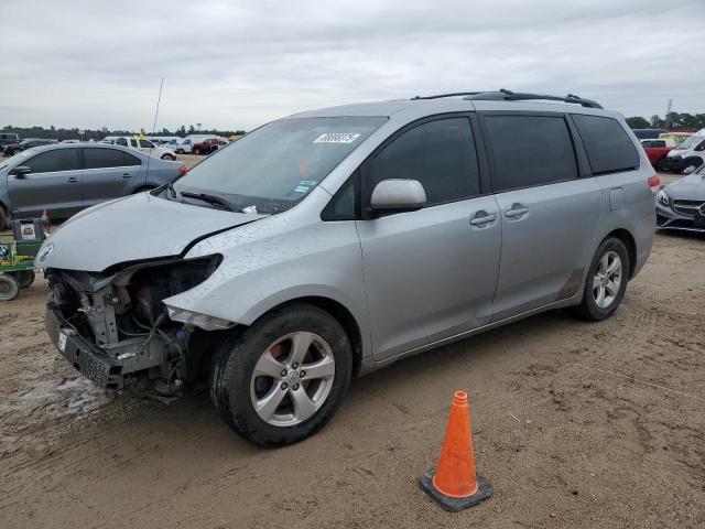 Photo 1 from auction – 2014 TOYOTA SIENNA LE with VIN 5TDKK3DC2ES441920