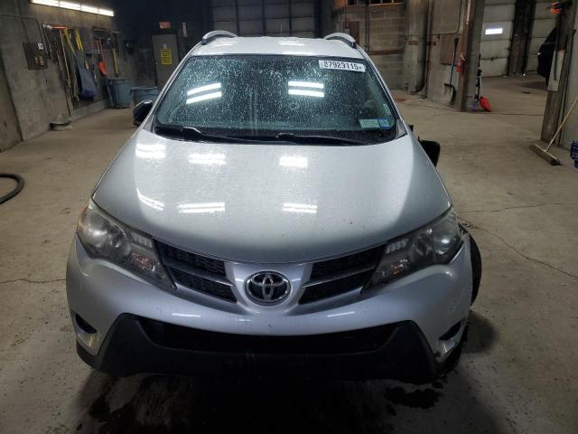 Photo 5 from auction – 2015 TOYOTA RAV4 LE with VIN JTMBFREV2FJ050465