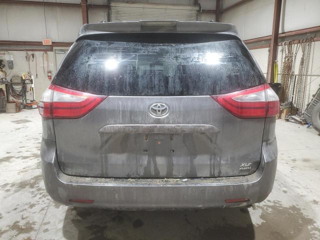 Photo 6 from auction – 2018 TOYOTA SIENNA XLE with VIN 5TDDZ3DC1JS201210