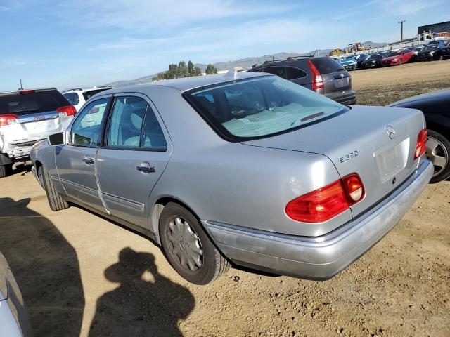 Photo 2 from auction – 1999 MERCEDES-BENZ E 320 with VIN WDBJF65H2XA926374