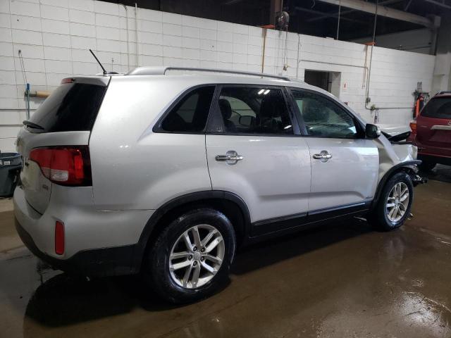 Photo 3 from auction – 2015 KIA SORENTO LX with VIN 5XYKTCA62FG593934