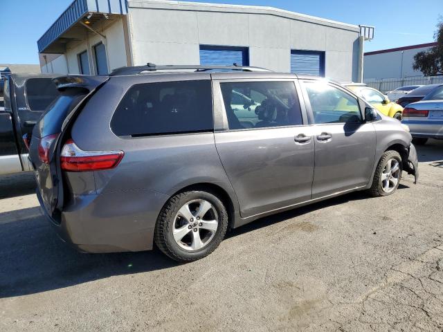 Photo 3 from auction – 2017 TOYOTA SIENNA LE with VIN 5TDKZ3DC4HS827979