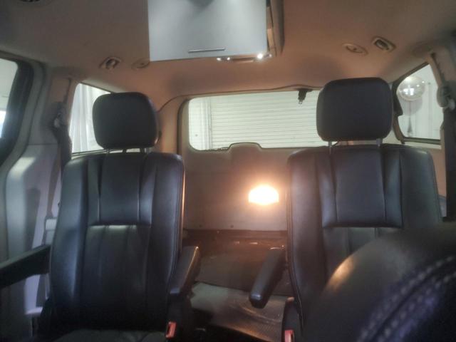 Photo 10 from auction – 2015 CHRYSLER TOWN & COU with VIN 2C4RC1BG5FR572274