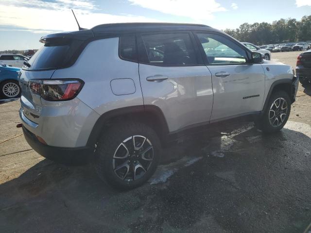 Foto 3 de la subasta – 2025 JEEP COMPASS TR con VIN 3C4NJDDN9ST533048