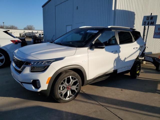 KIA SELTOS SX 2023 with VIN KNDETCA21P7421970 - Photo from auction