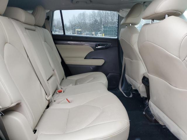 Photo 11 from auction – 2021 TOYOTA HIGHLANDER with VIN 5TDDZRBH8MS124924