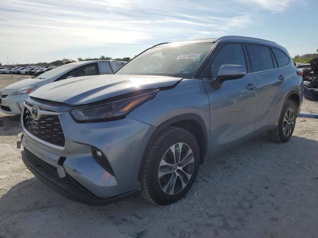 TOYOTA HIGHLANDER 2022 with VIN 5TDGZRBH6NS163378 - Photo from auction