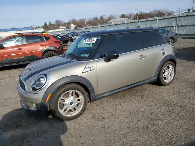 MINI COOPER S 2010 with VIN WMWMF7C50ATZ71190 - Photo from auction