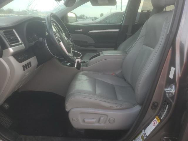Photo 7 from auction – 2017 TOYOTA HIGHLANDER with VIN 5TDKZRFH6HS518395